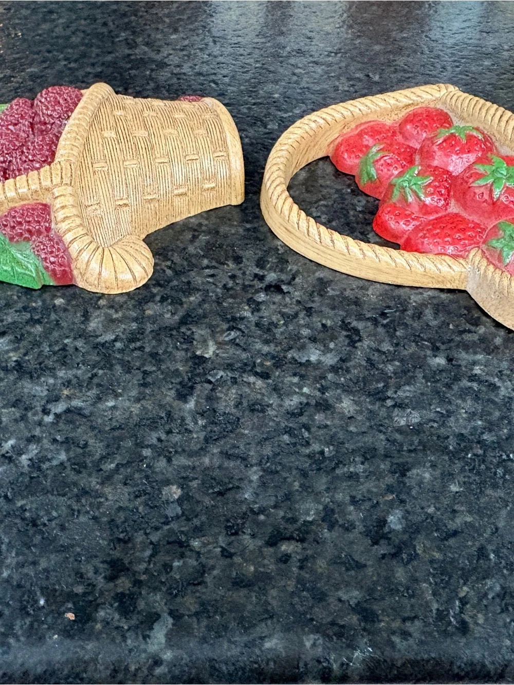 Burberry Red Berry Basket Wall Plaques with Green Leaves - Picture 5 of 5